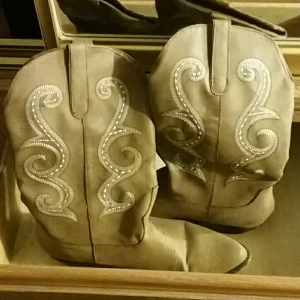 Flaux cowboy boots